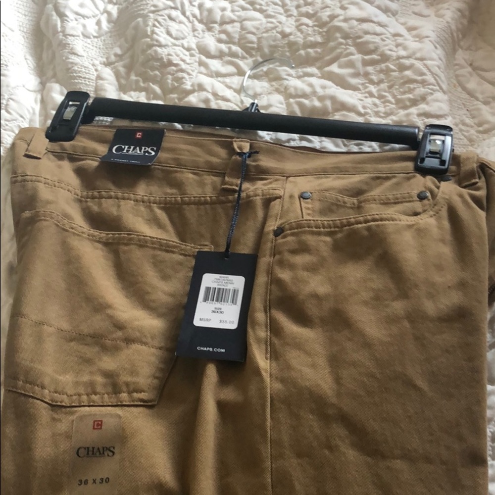 Men’s khaki pants